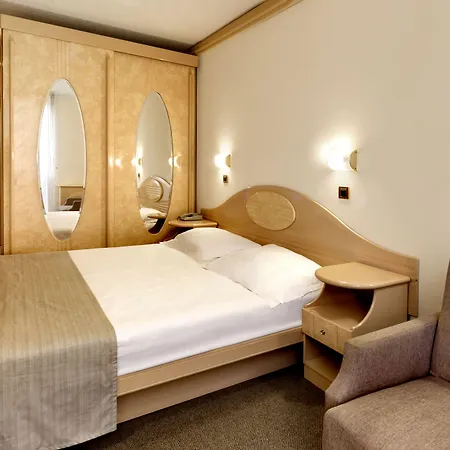 Istra Plava Laguna 3* פורץ