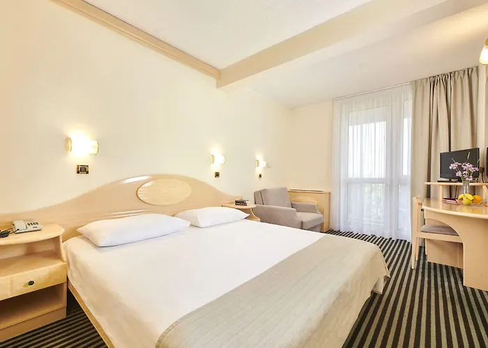 Отель Istra Plava Laguna Пореч