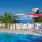 Istra Plava Laguna Szálloda 3*